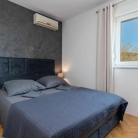 Apartment Pinocchio By Interhome *